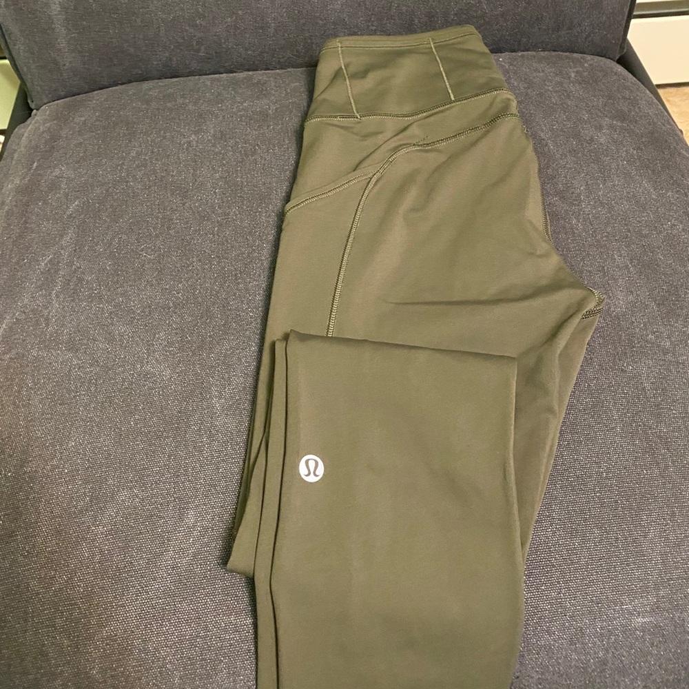 Fast & Free Lululemon Leggings 25”. Olive green.